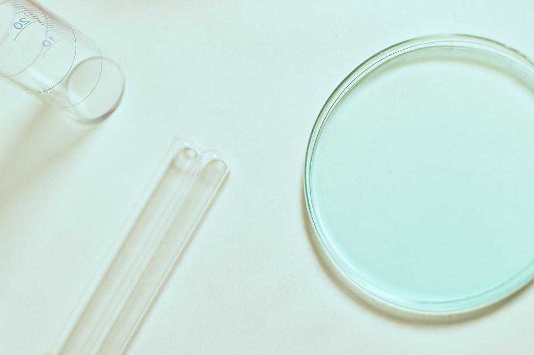 试管婴儿冻胚和鲜胚哪个成功率高？冷冻胚胎发育会受到影响吗？