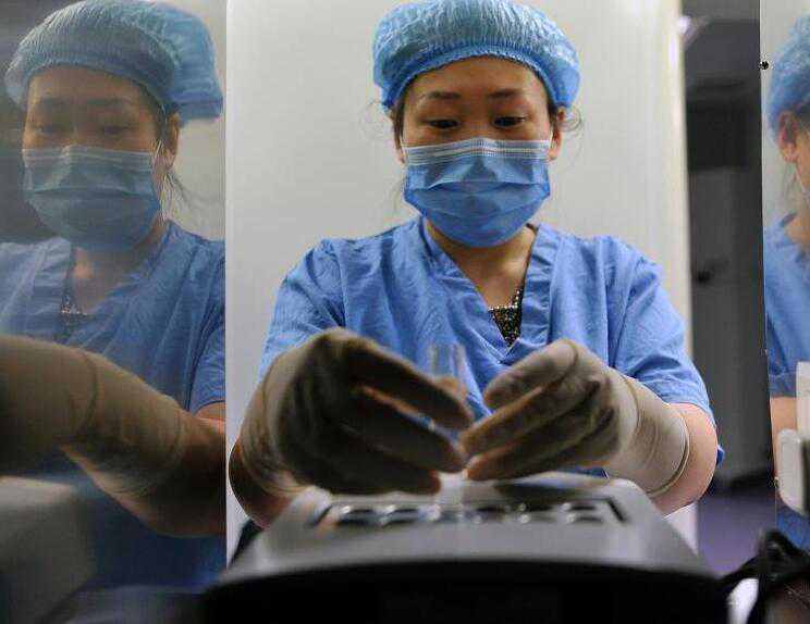 试管婴儿取卵,为啥有人取出生命危险,有人一次取几十个都没事? 试管婴儿取卵,为啥有人取出生命危险,有人一次取几十个都没事?